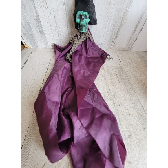 Mini hanging skeleton green face vintage Halloween home decor prop - Picture 4 of 7